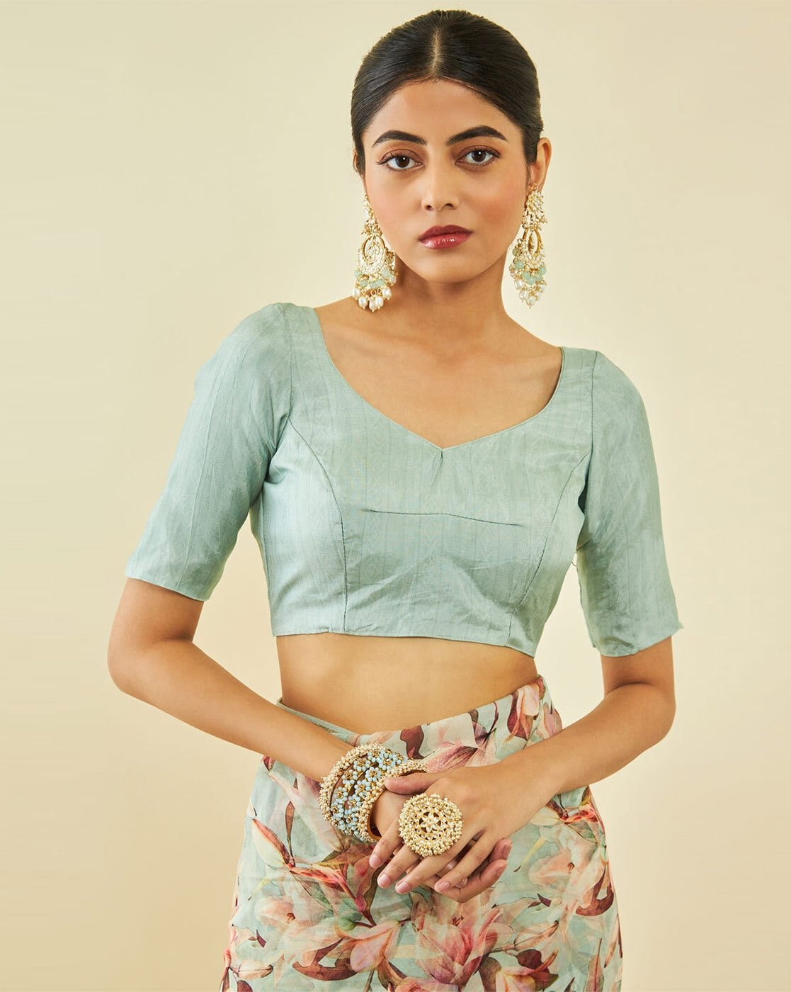 1117Wx1400H-466651564-green-MODEL5.jpg Floral Print Saree with Contrast Border - Image 1